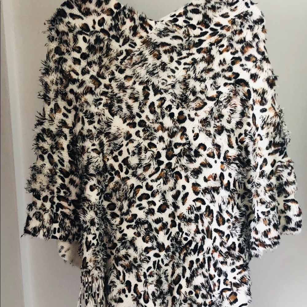Cheetah print extra soft shawl